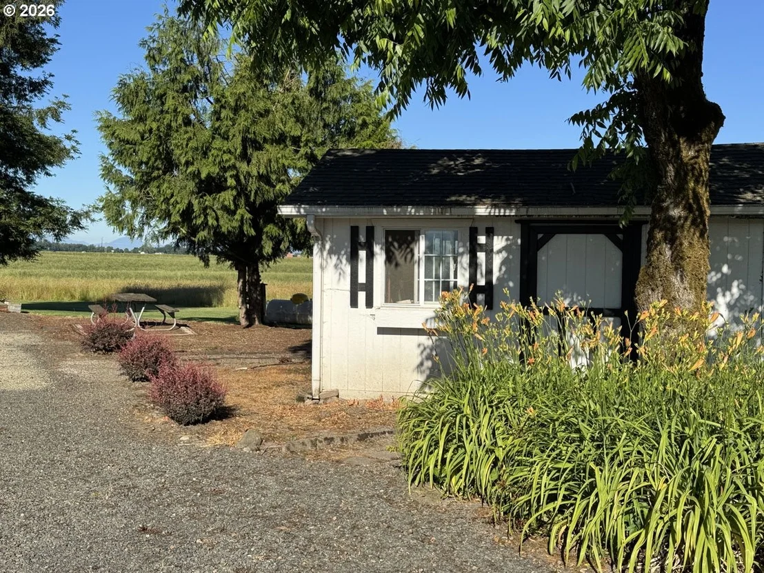 Photo of 33174 LANGMACK RD