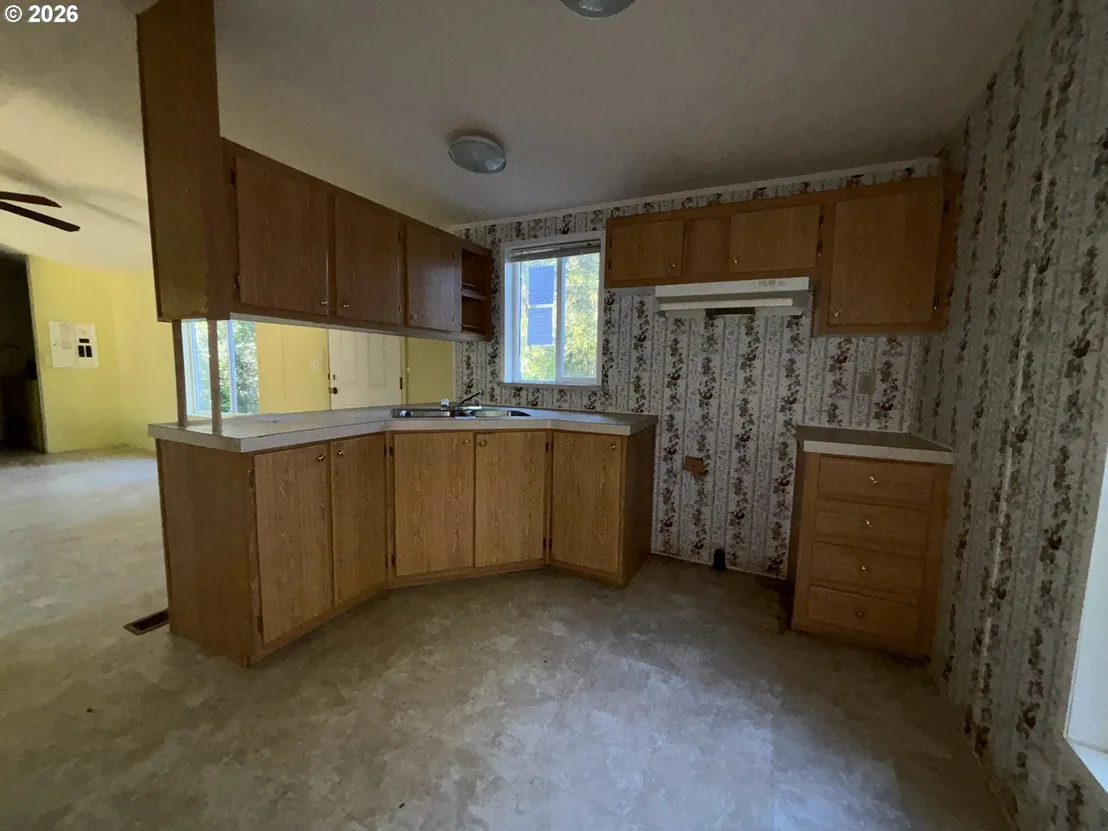 Photo of 64 OUTER DR