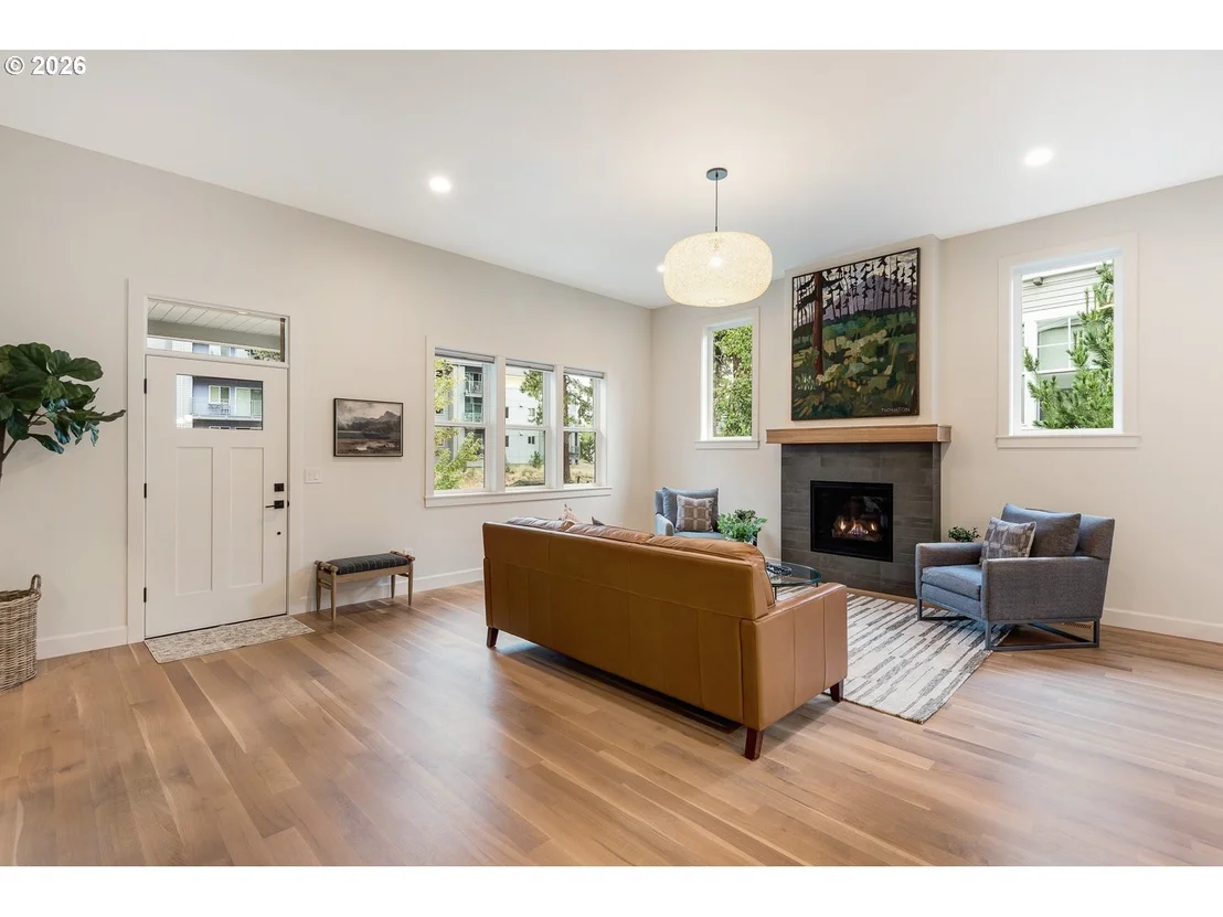 Photo of 2424 NW CROSSING DR