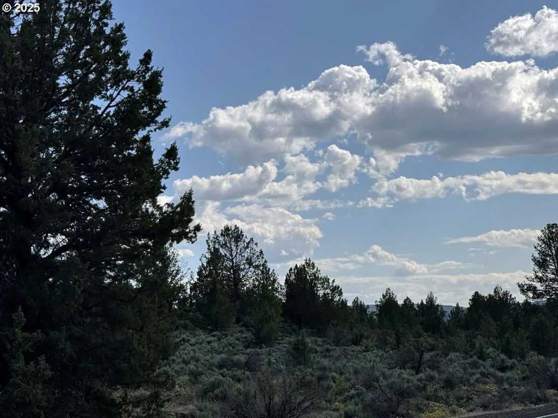 Photo of Unit 300 at HWY 140