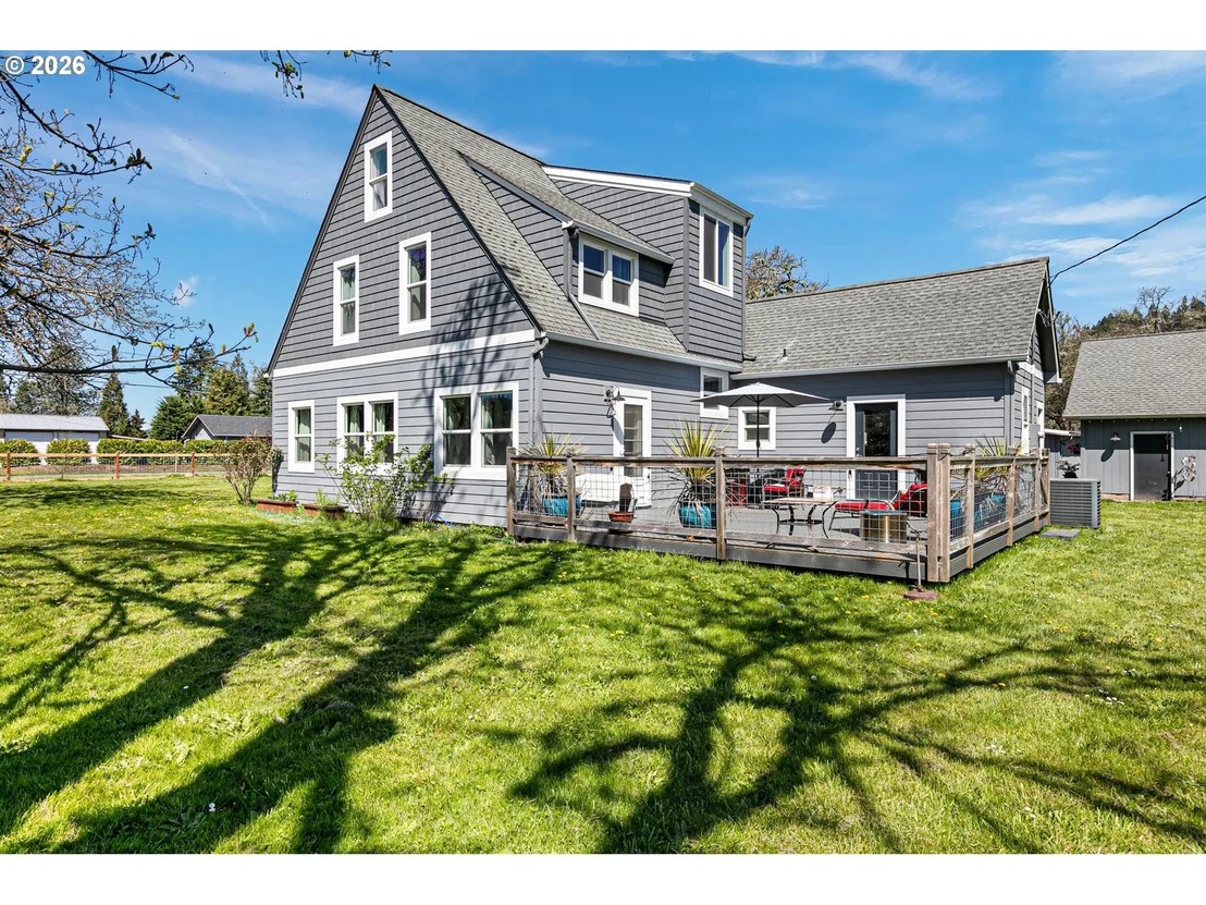 Photo of 78659 SEARS RD