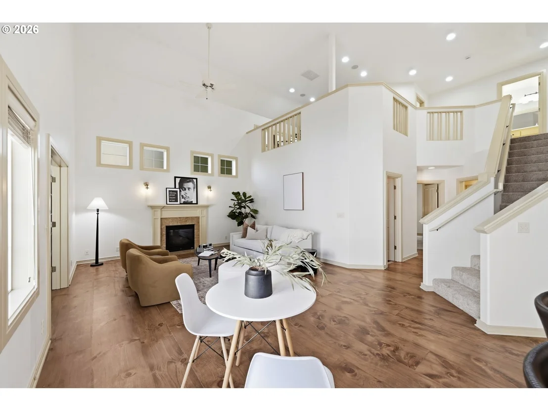Photo of 441 COVEY LN