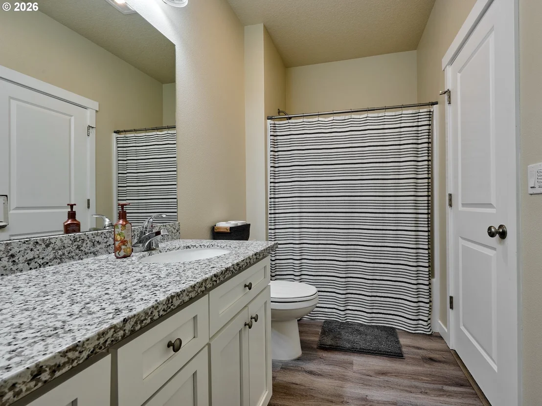 Photo of 542 E ELM LOOP