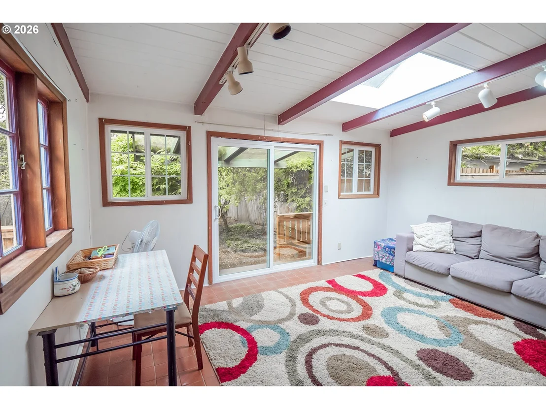 Photo of 541 W 21ST AVE