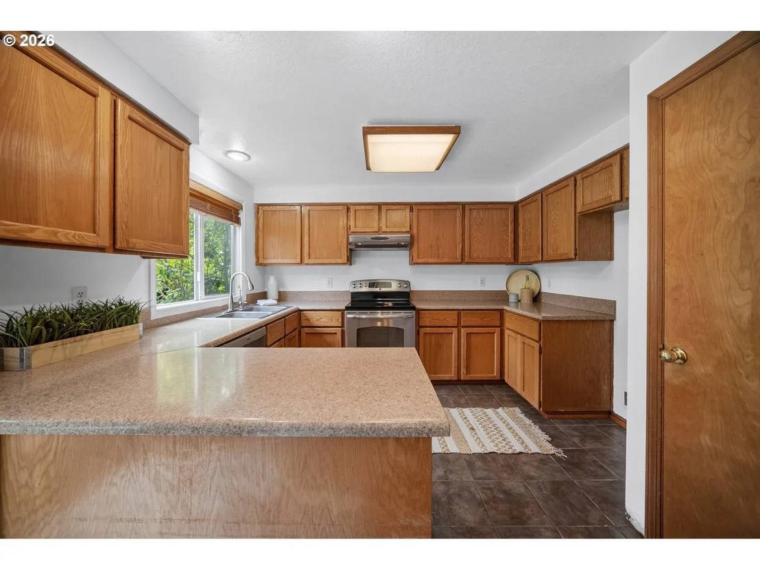 Photo of 212 SUNSET DR