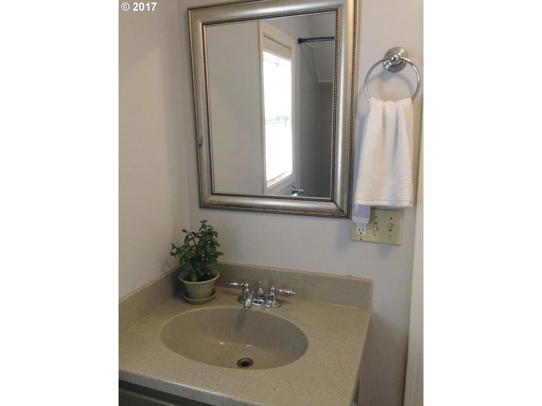 Photo of 1352 MILL ST