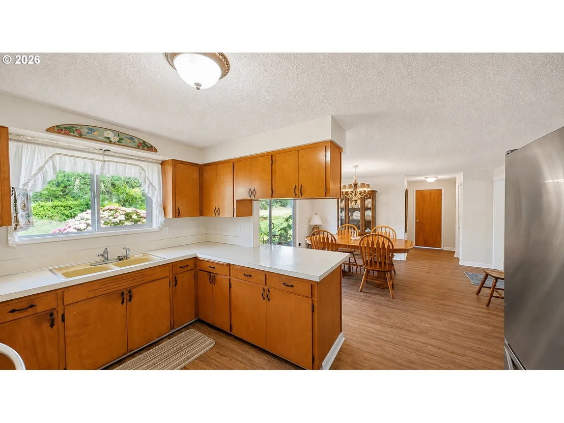 Photo of 36991 ROW RIVER RD