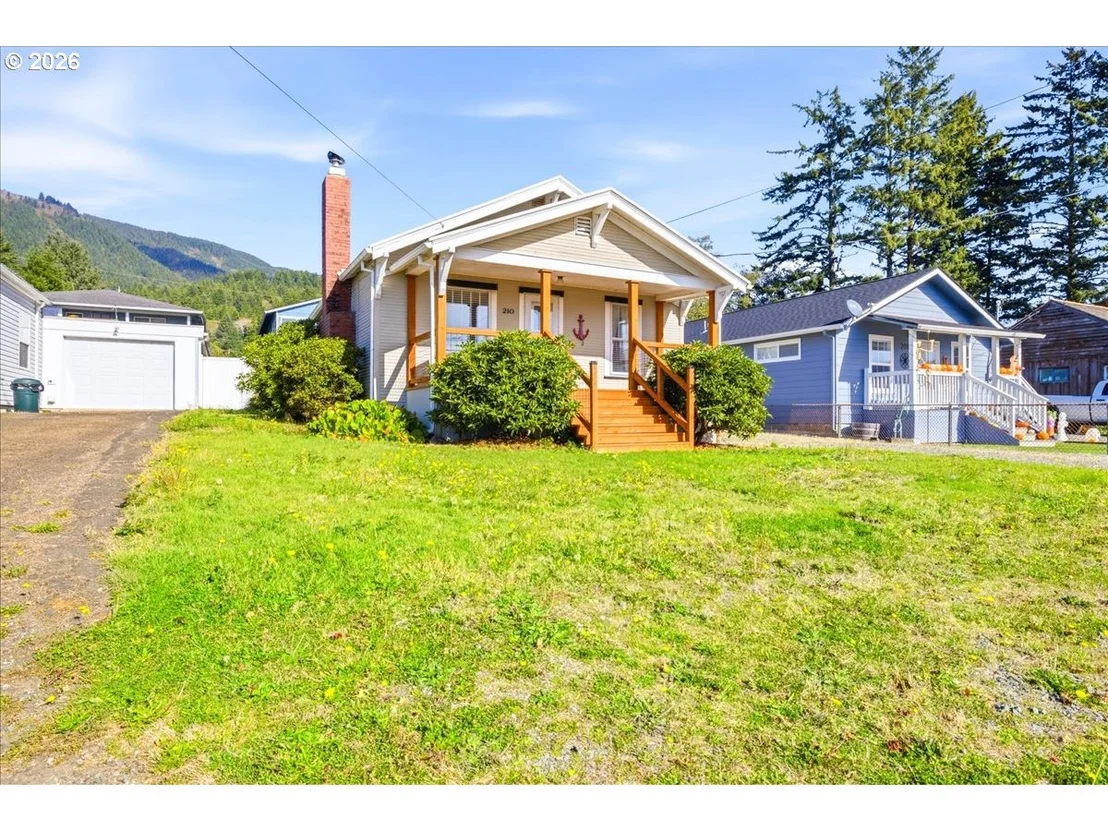 Photo of 210 CYPRESS AVE