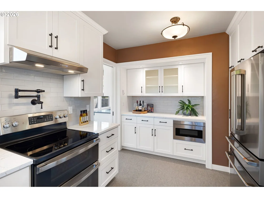 Photo of 199 SANTA CLARA AVE