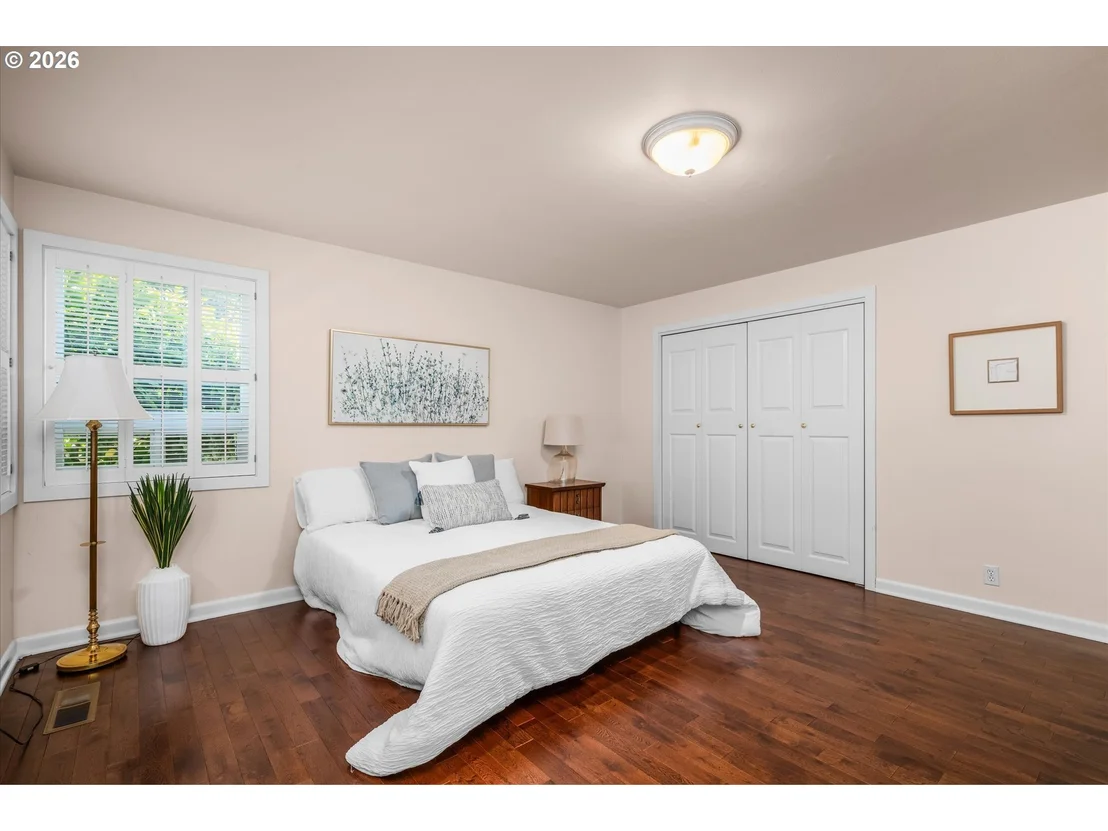 Photo of 243 DARTMOOR DR