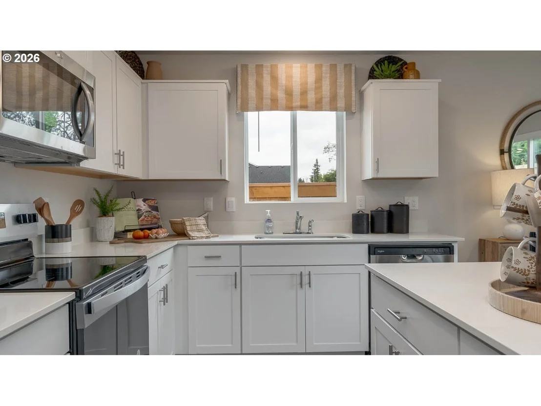 Photo of 502 Redmond ST NE