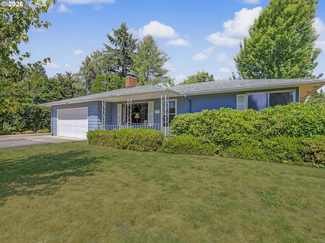 Photo of 250 SE JUNIPER AVE