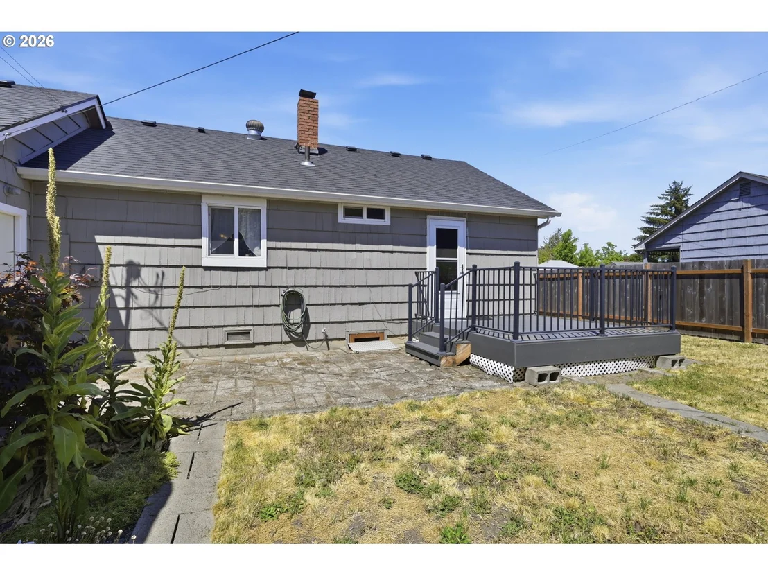 Photo of 1385 PARKER ST