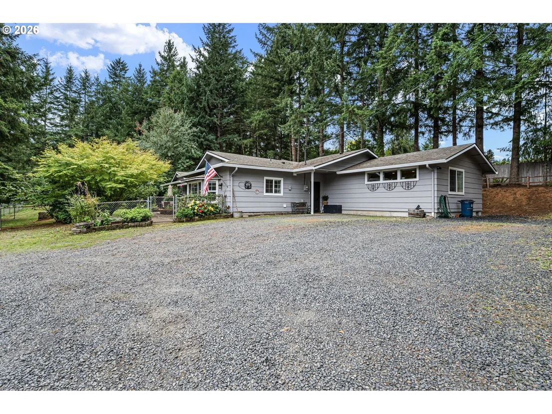 Photo of 39066 CARR TRAIL RD