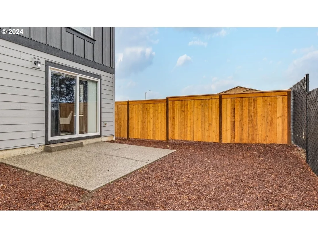 Photo of 6006 SE 15th ST