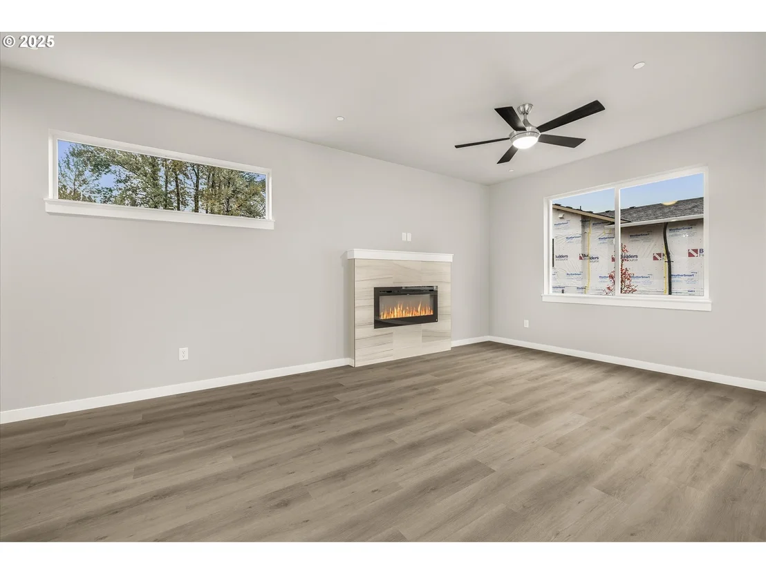 Photo of 181 NW Mawrcrest AVE