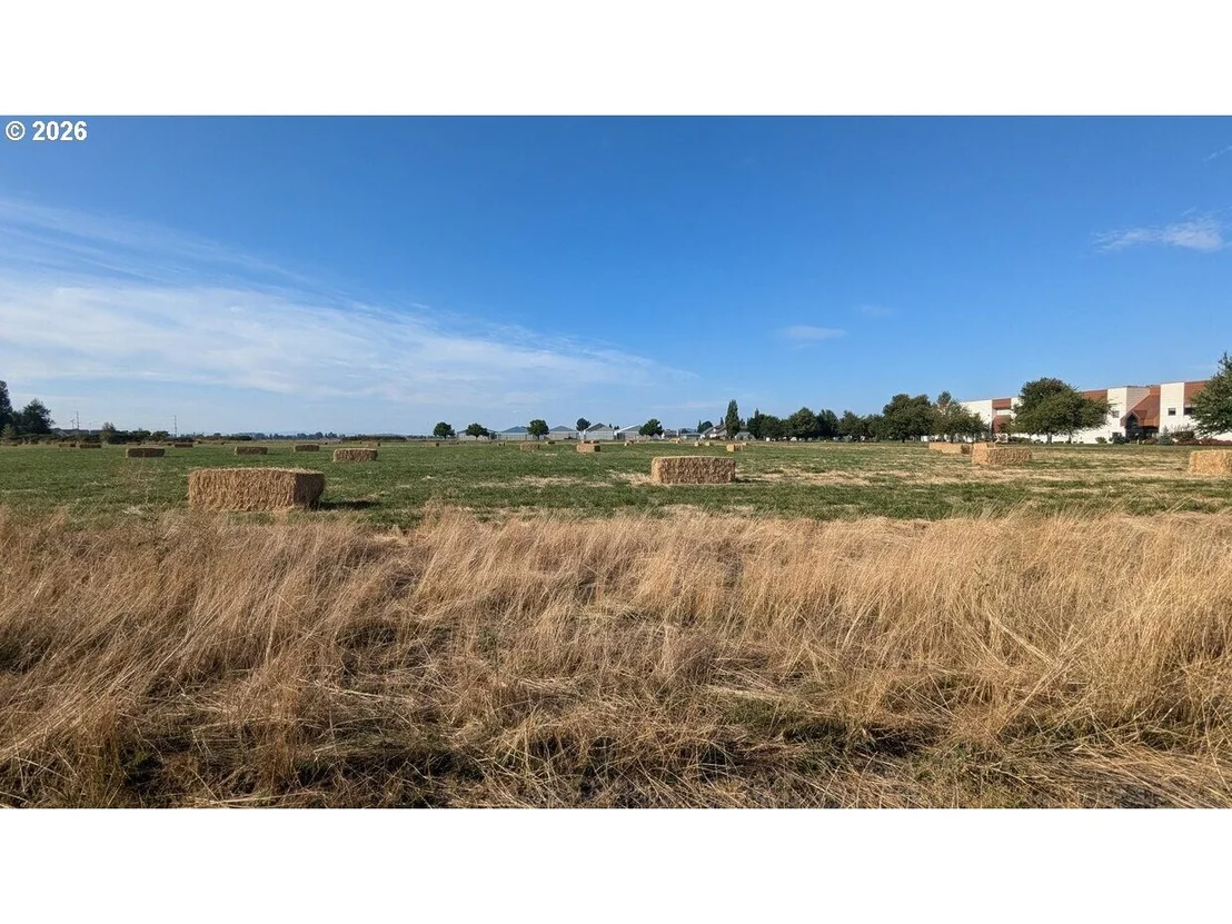 Photo of 585 AIRPORT RD