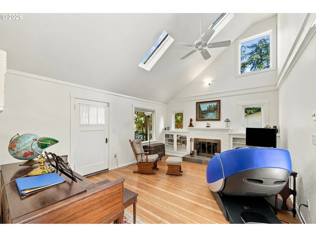 Photo of 580 HORN LN