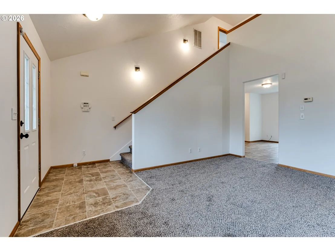 Photo of 555 HOLLYHOCK LN