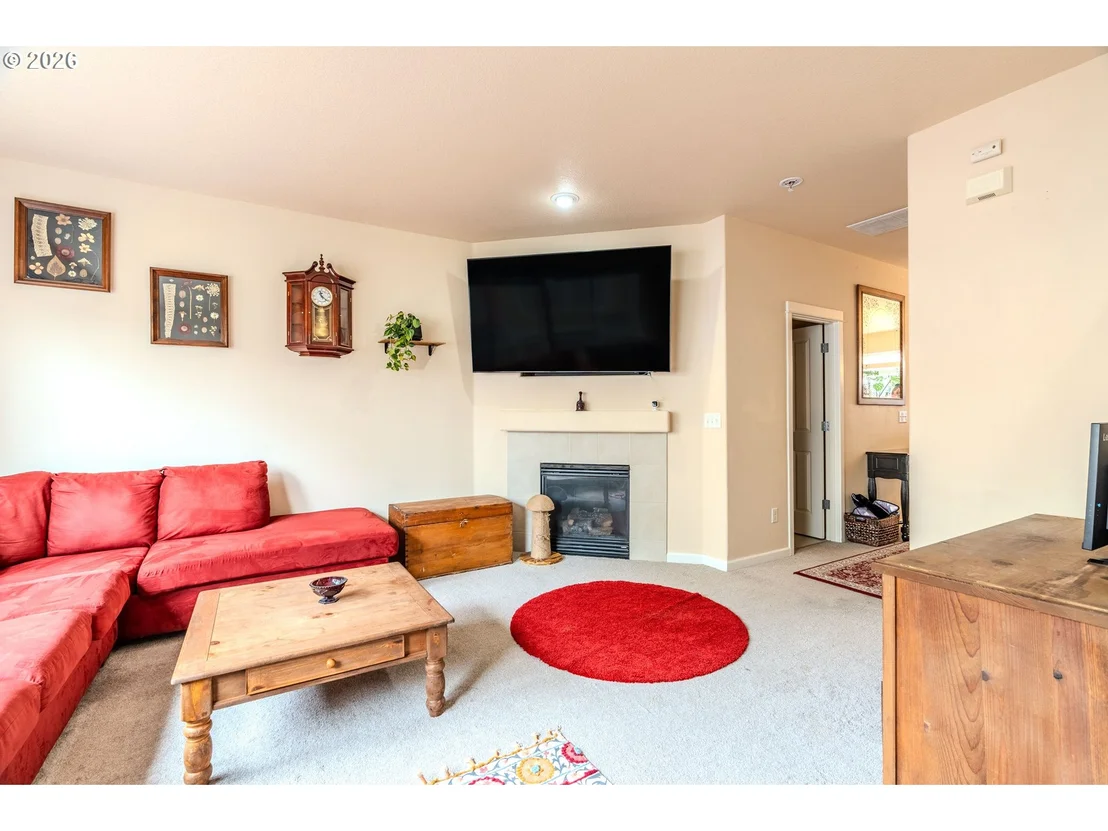 Photo of 866 NW COUNCIL DR