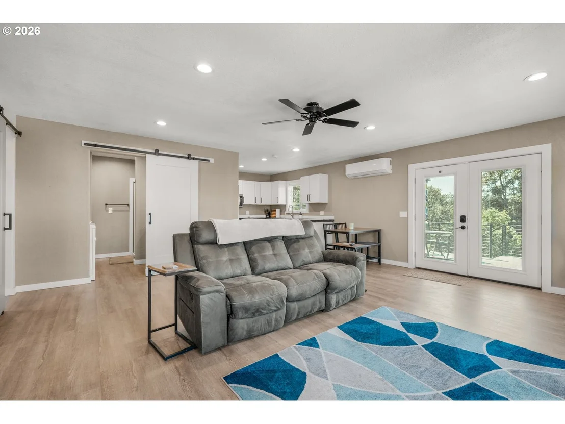 Photo of 216 TERRACE DR