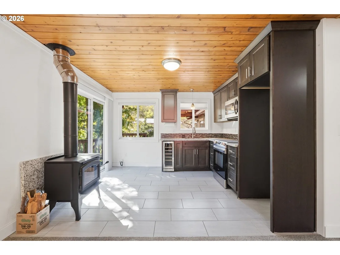 Photo of 15540 TRASK RIVER RD