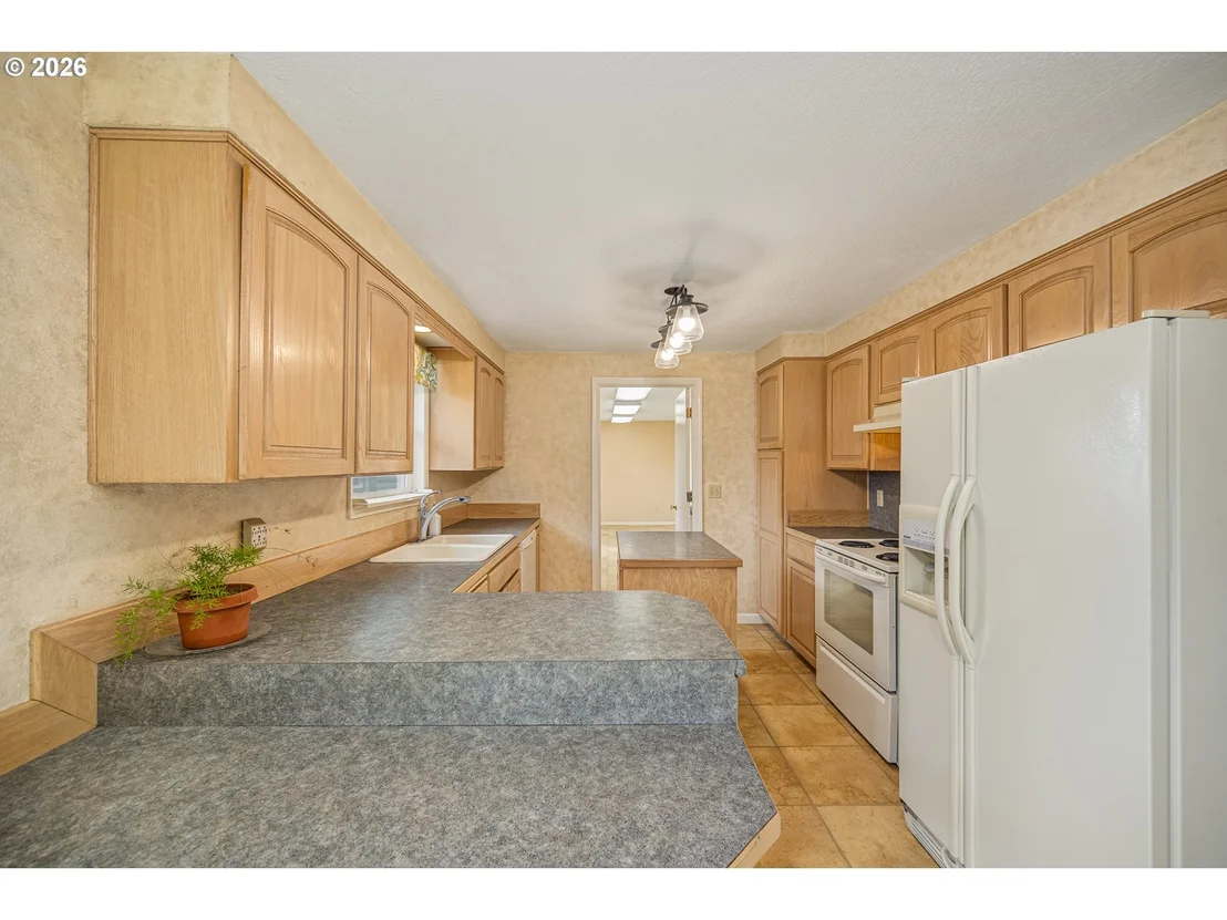 Photo of 6111 THURSTON RD