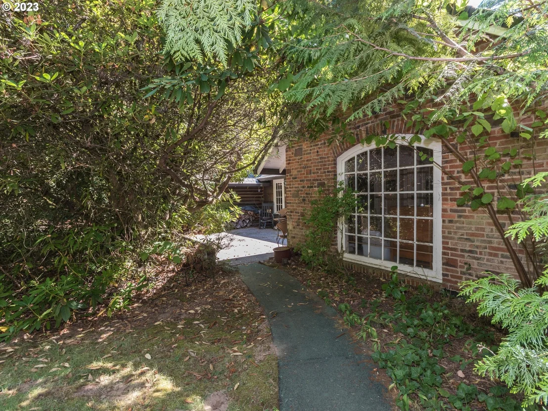 Photo of 2440 SE REGNER RD