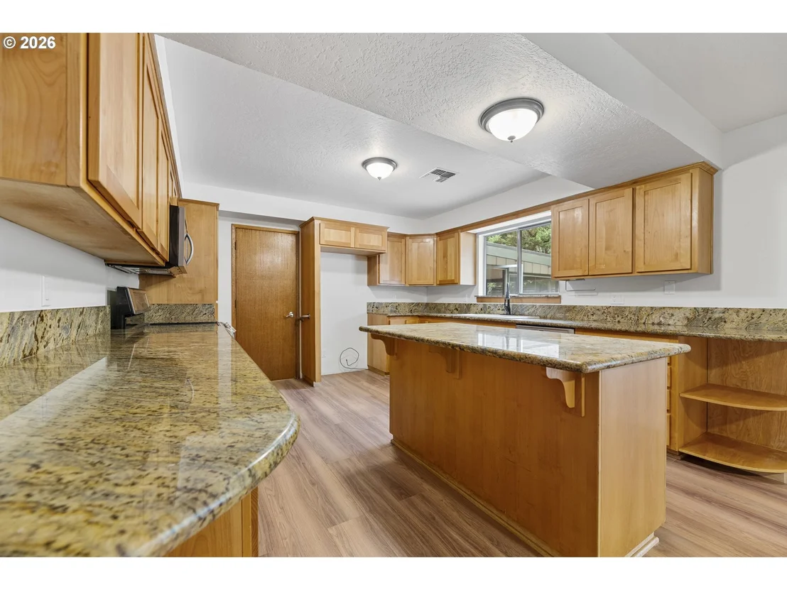 Photo of 135 ROLLING HILLS DR