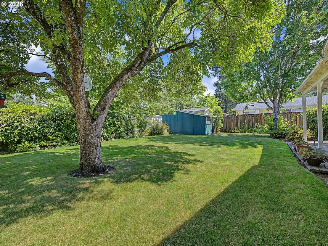 Photo of 250 SE JUNIPER AVE