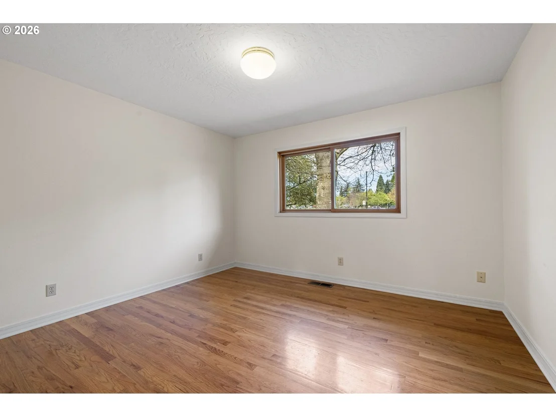Photo of 84 GREEN LN