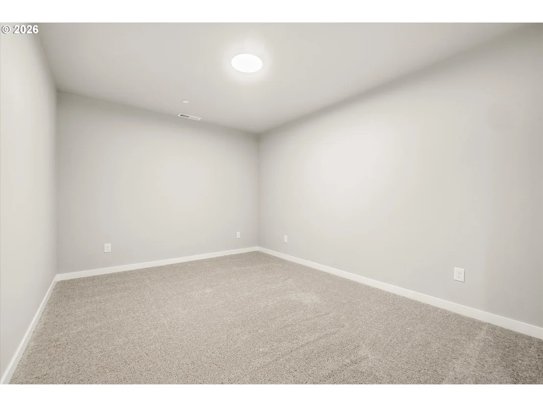 Photo of 165 NW MAWRCREST AVE