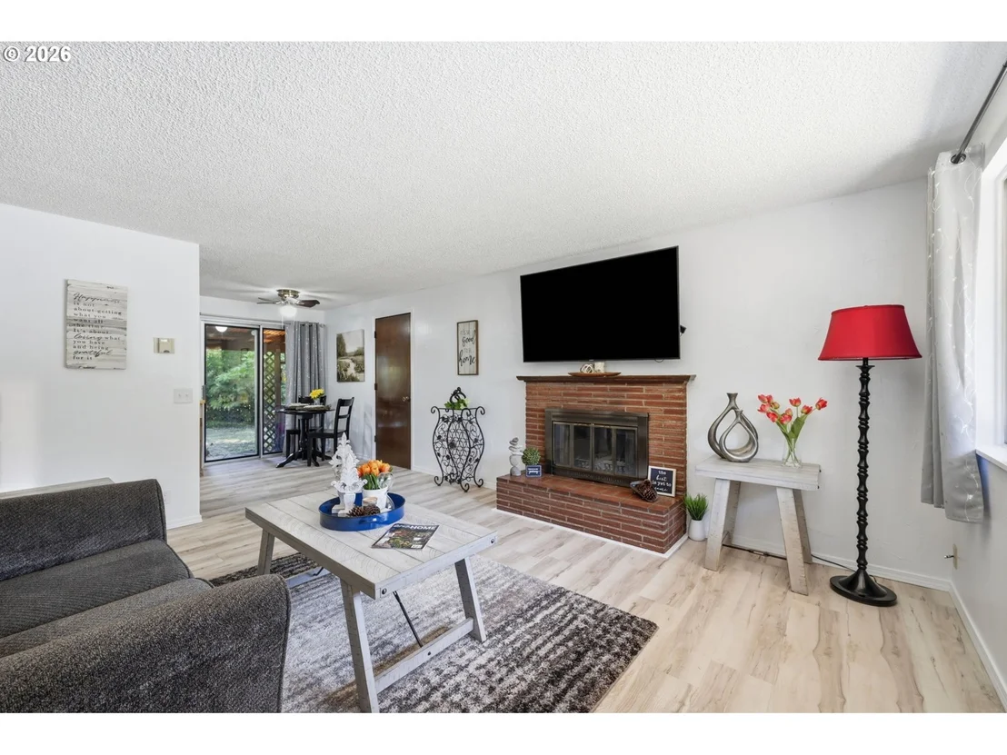 Photo of 2250 W IRWIN WAY