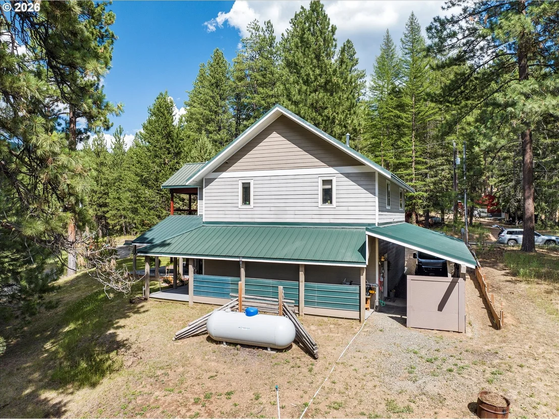 Photo of 395 BONANZA ST