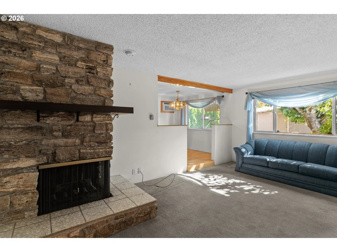 Photo of 475 PINEDALE AVE