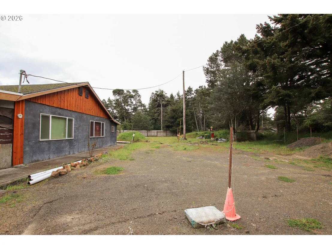 Photo of 1120 RHODODENDRON DR