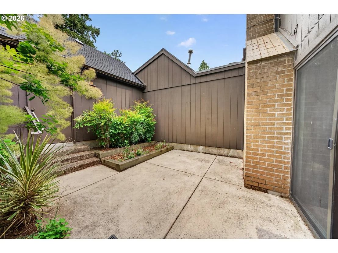 Photo of 20 BRAE BURN DR