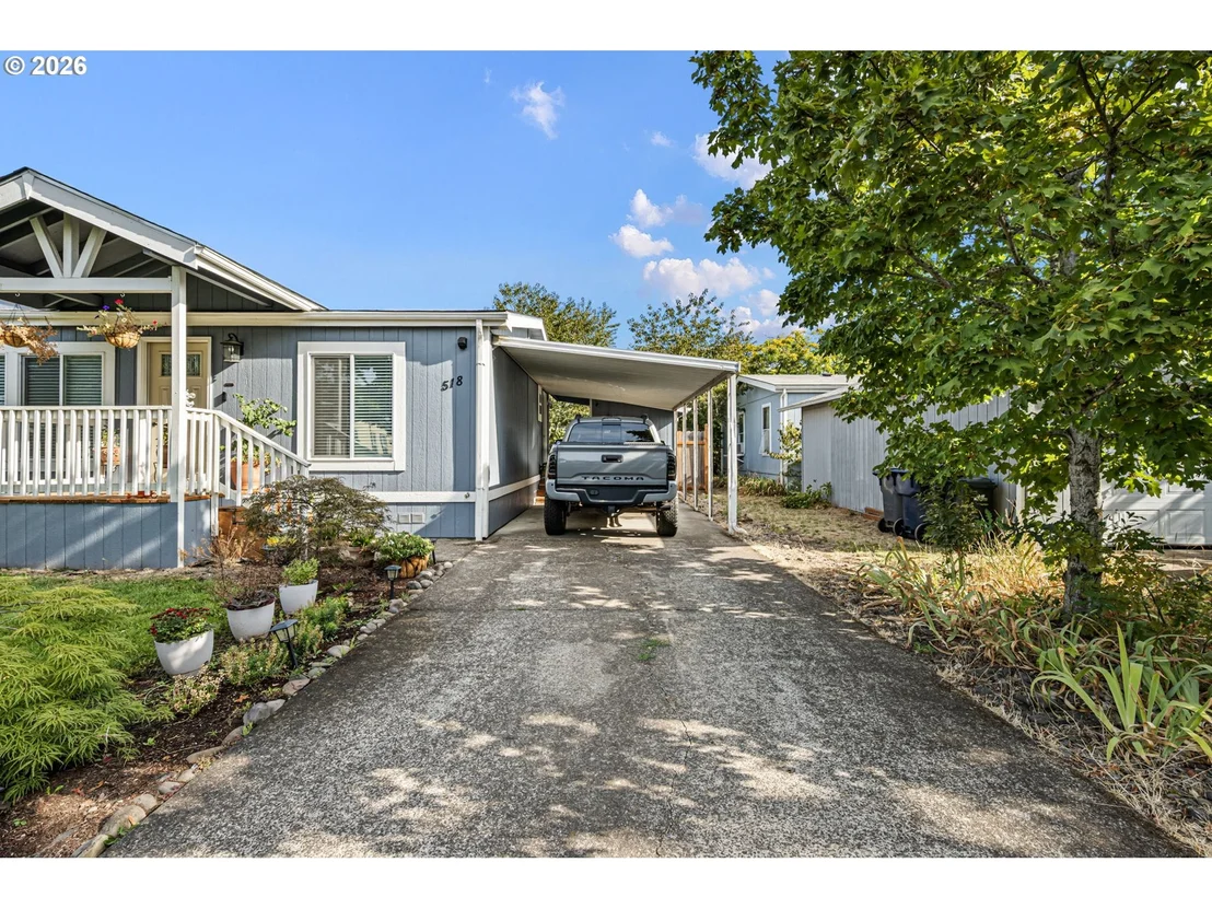 Photo of 518 SCOTTS GLEN DR