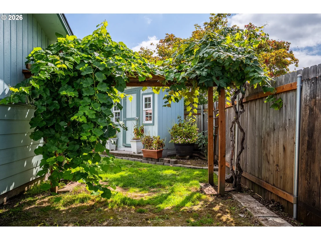 Photo of 6111 THURSTON RD