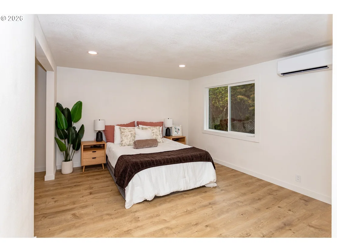 Photo of 395 E 46TH AVE