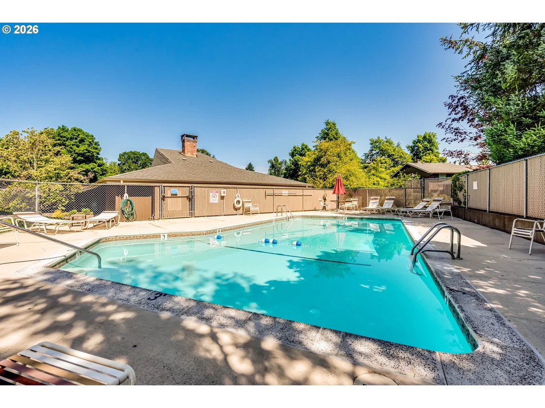 Photo of 2221 RIDGEWAY DR