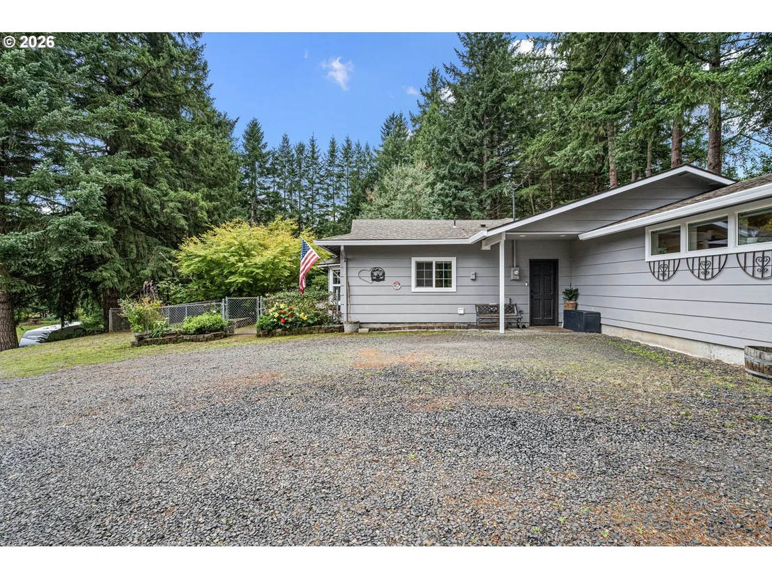 Photo of 39066 CARR TRAIL RD