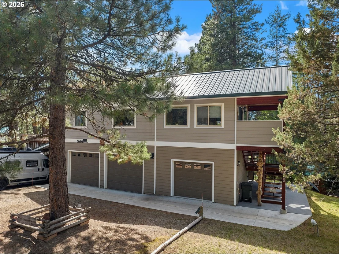 Photo of 395 BONANZA ST