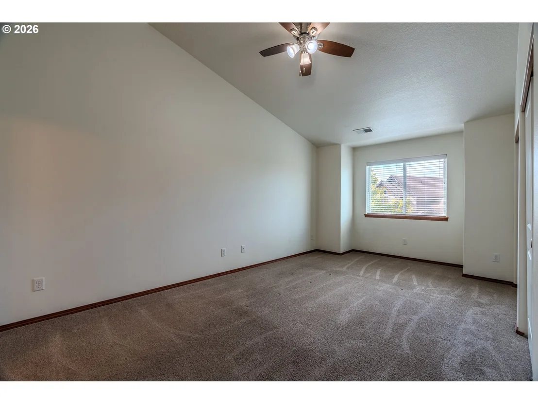 Photo of 2013 NW BELLA VISTA DR