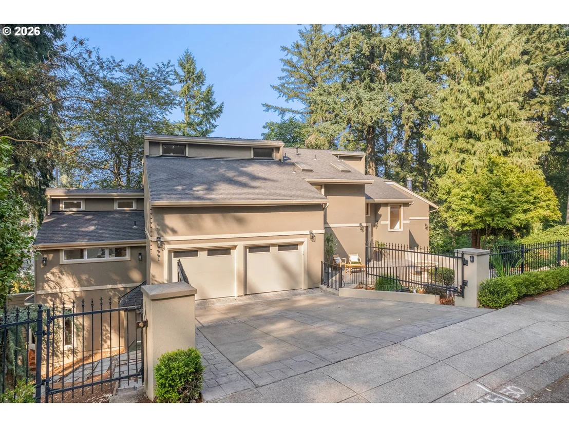 Photo of 3965 SPRING BLVD