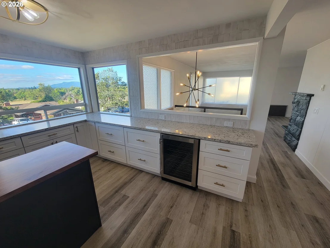 Photo of 2460 W 21ST AVE
