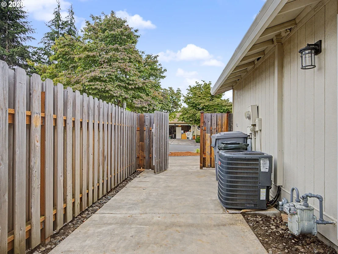 Photo of 1778 N LAURELWOOD LOOP