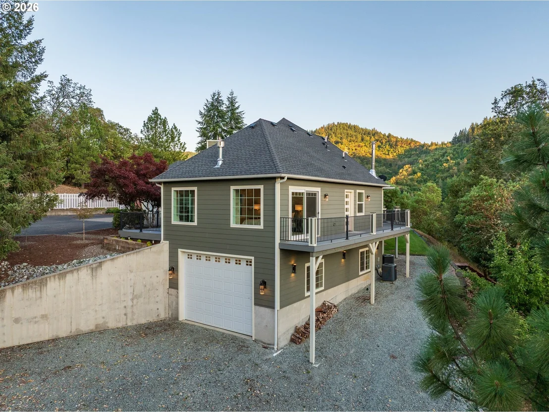 Photo of 317 AKER DR