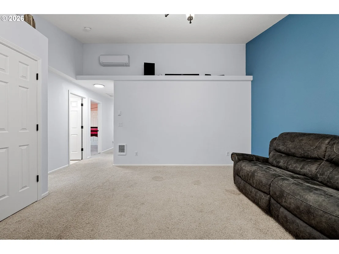 Photo of 850 E BENJAMIN AVE