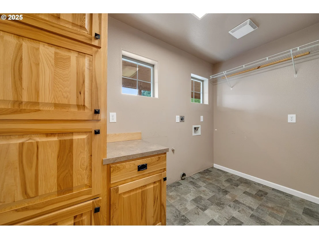 Photo of 3355 HUBERT RD